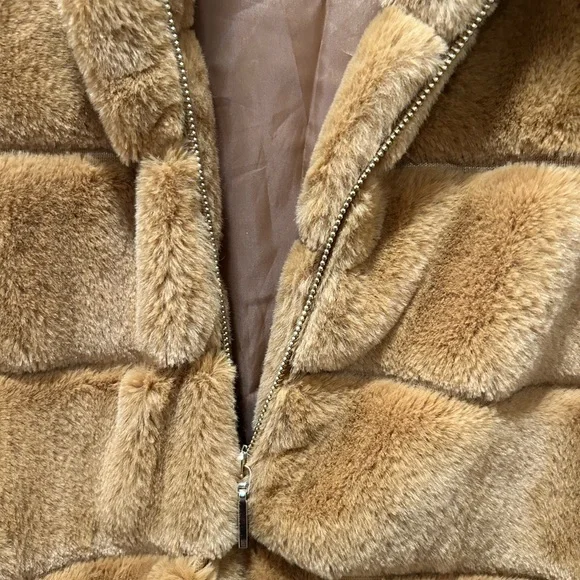 Cyrus Warm Brown Faux Fur Vest - Picture 3 of 4